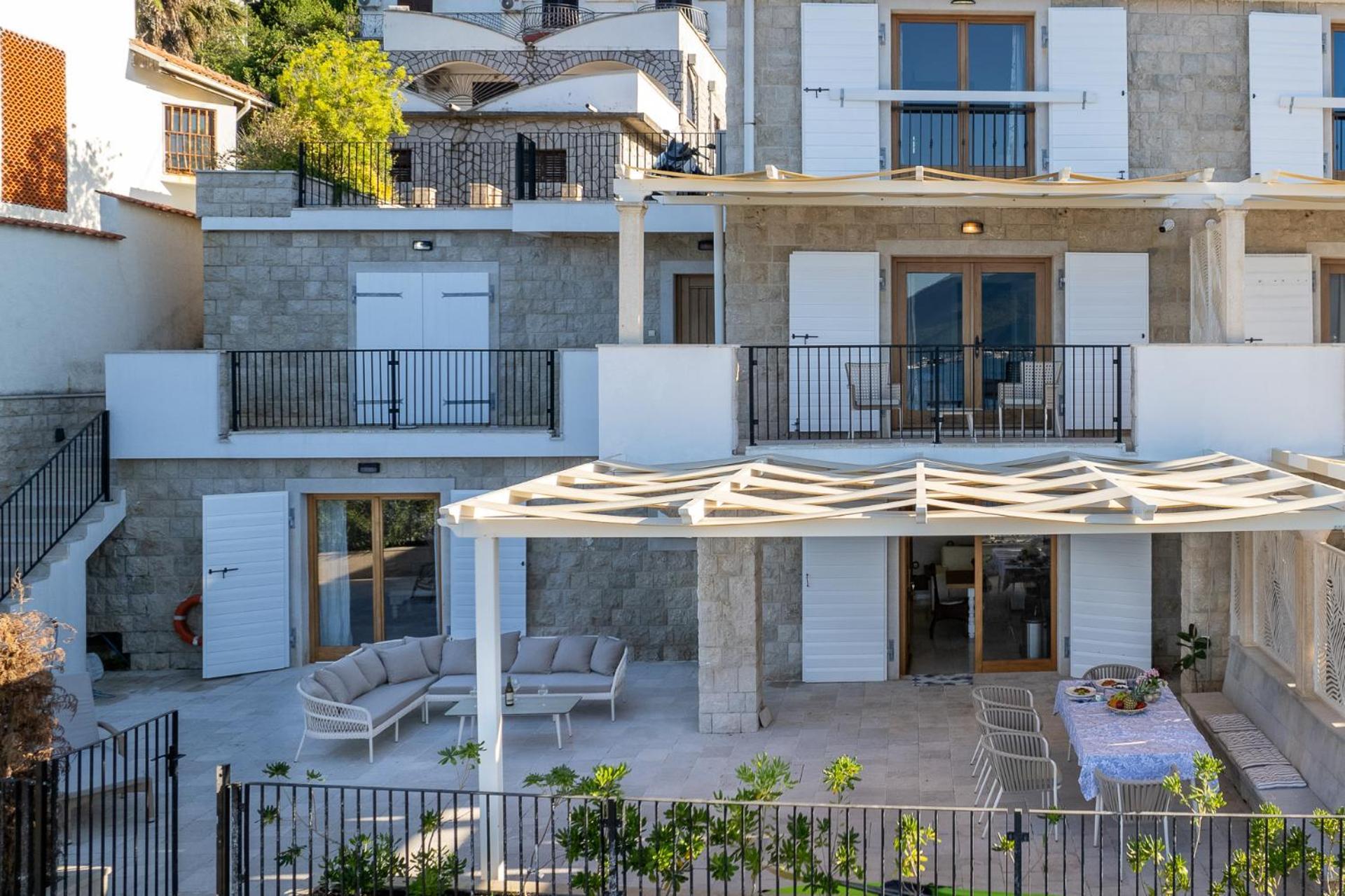 Villas Plitka Tivat Exteriör bild