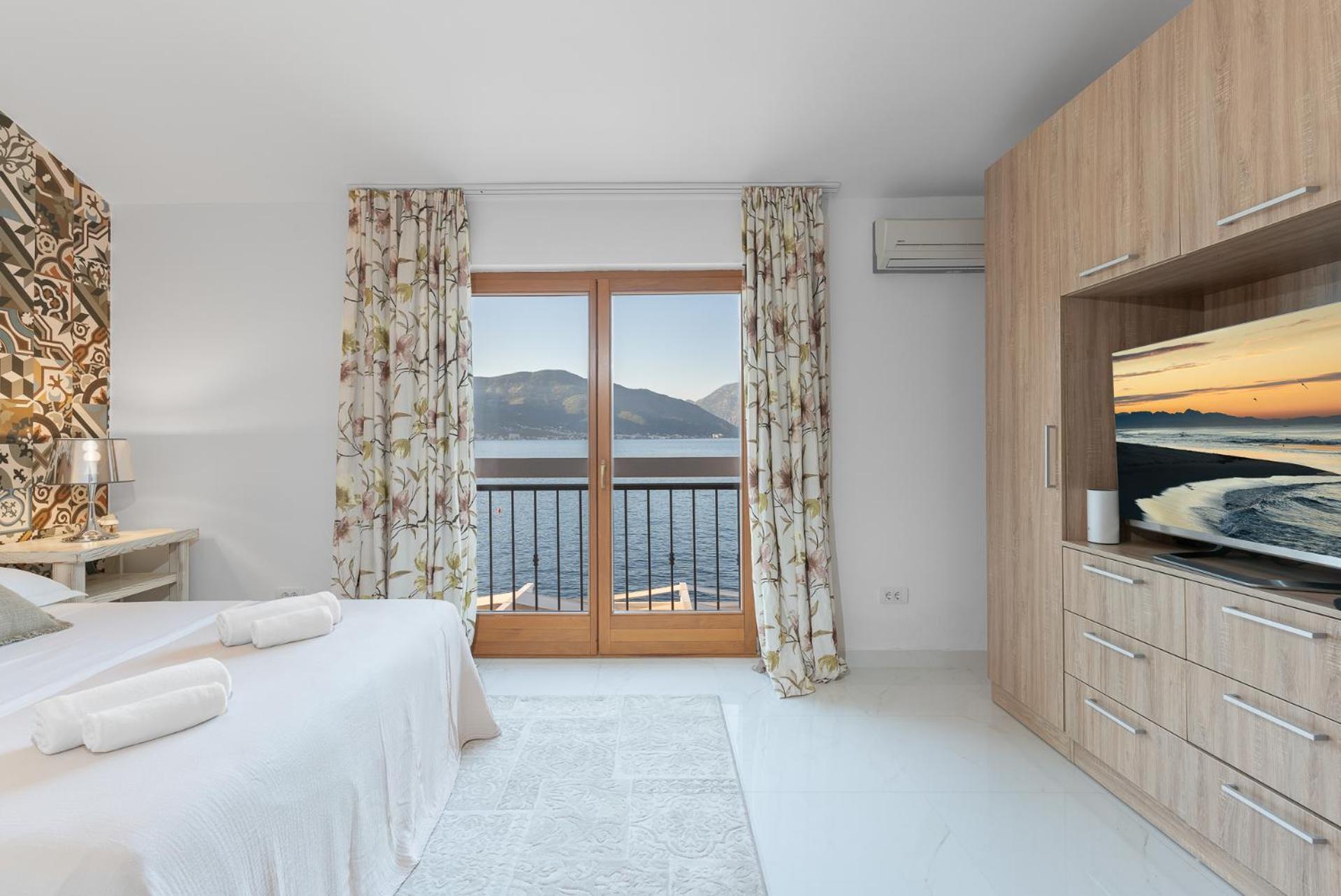 Villas Plitka Tivat Exteriör bild