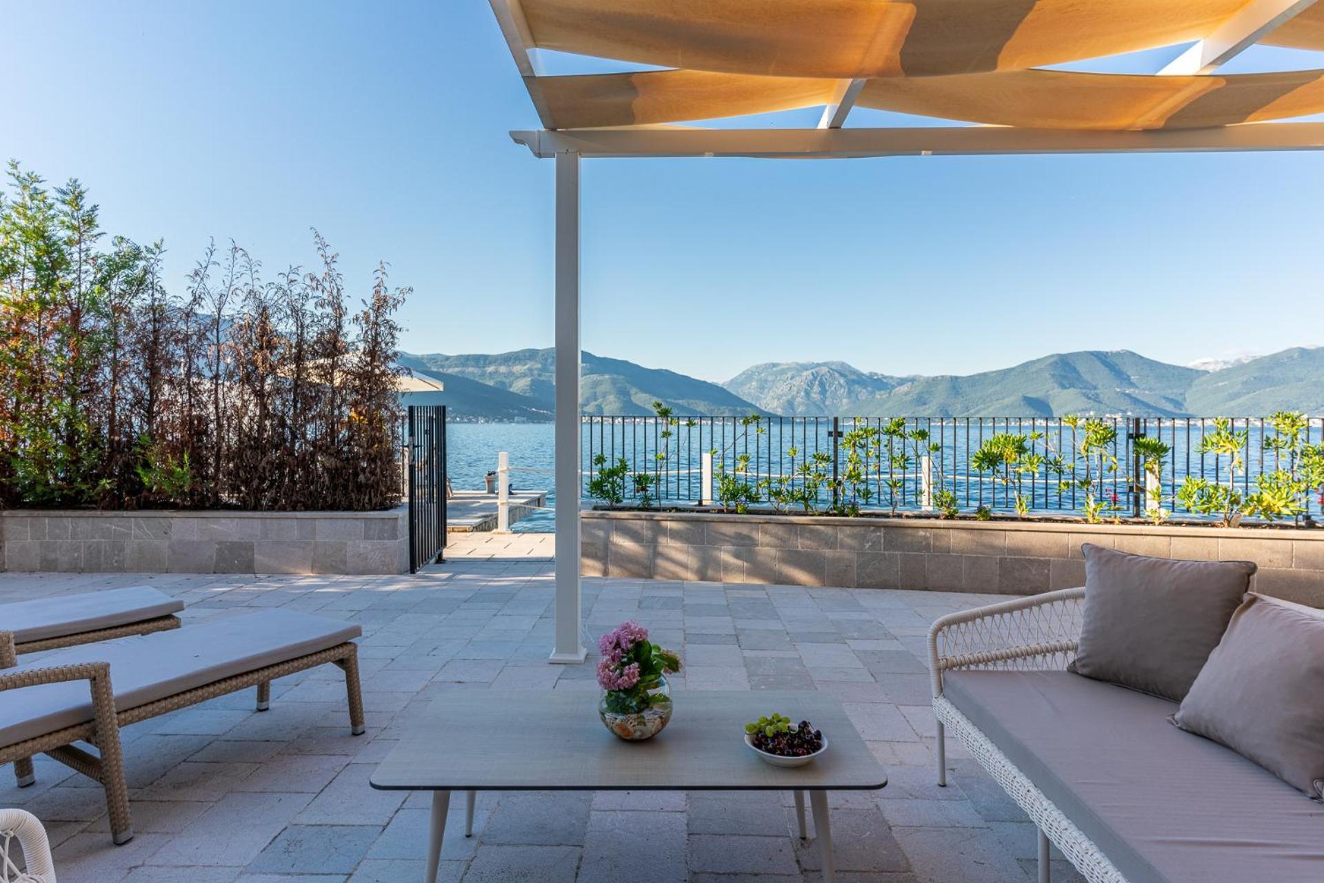 Villas Plitka Tivat Exteriör bild