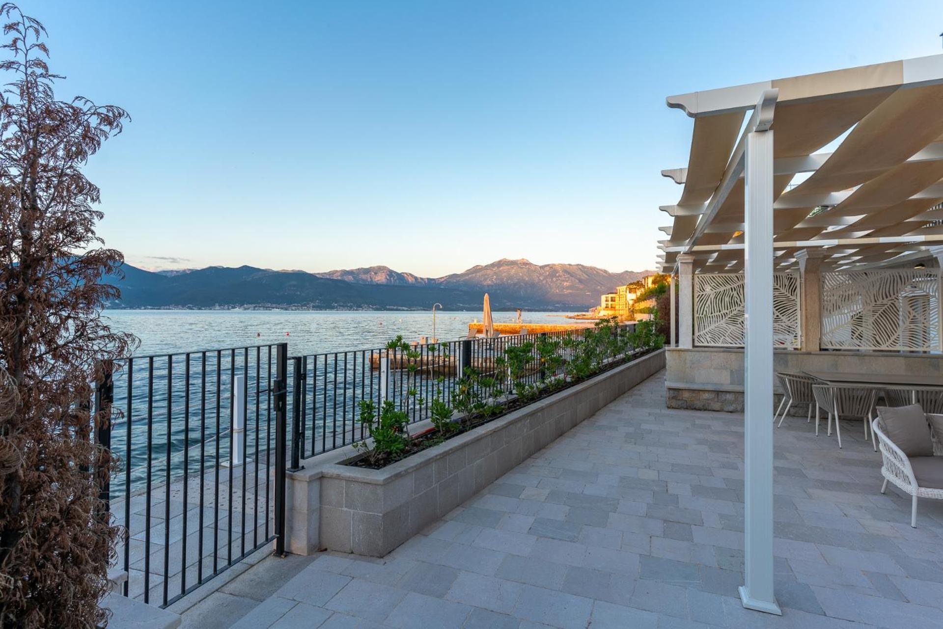 Villas Plitka Tivat Exteriör bild