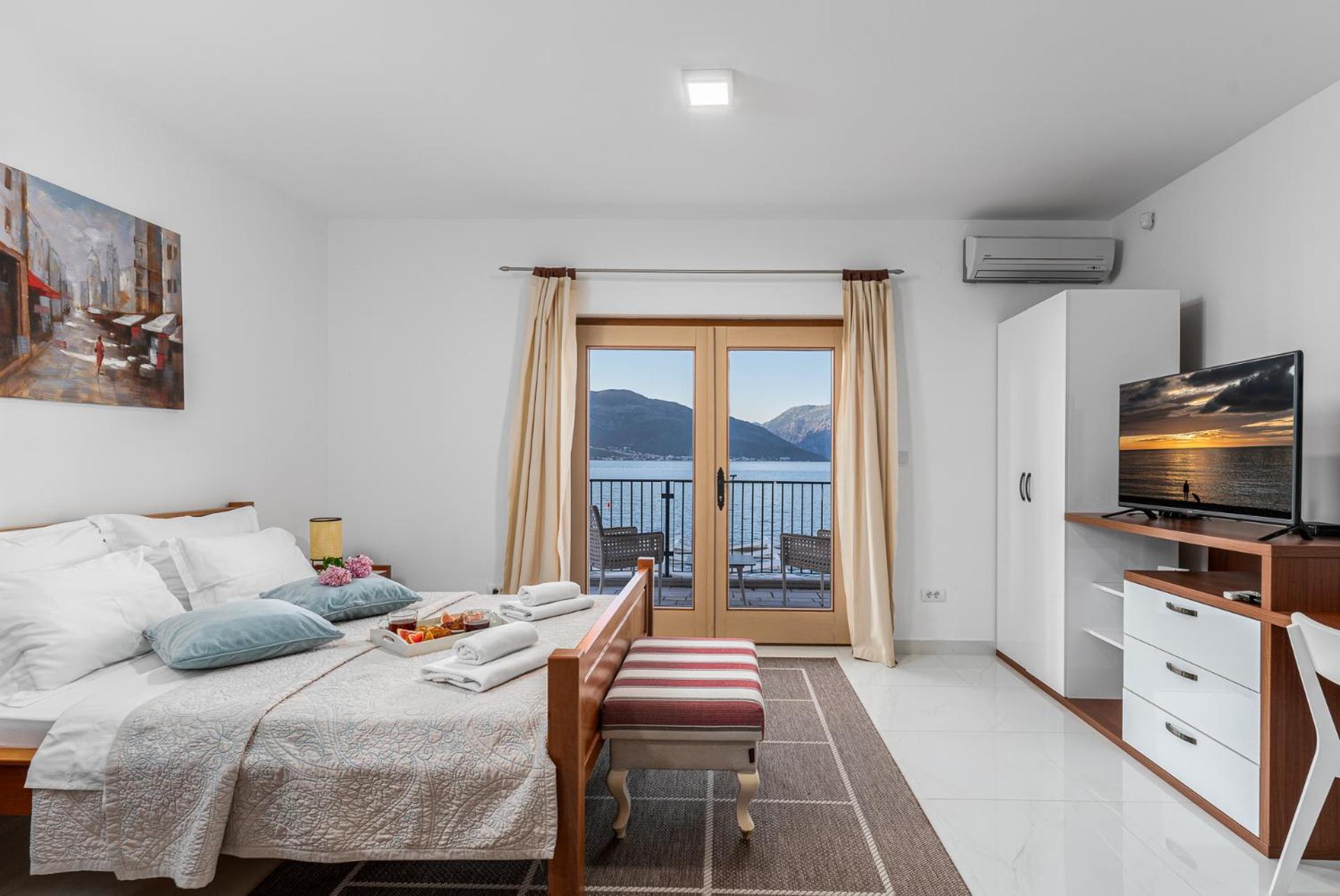Villas Plitka Tivat Exteriör bild